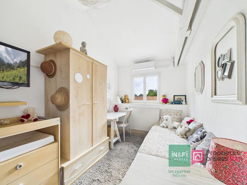 Maison - 220 m² - 8 pièces