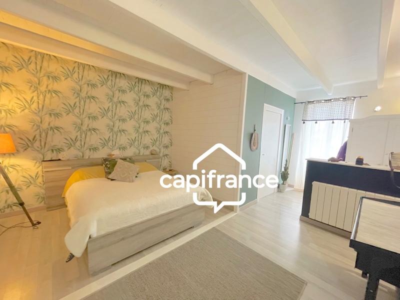 Maison - 181 m² - 9 pièces