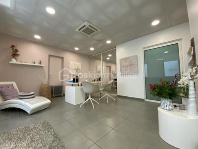 Immeuble - 160 m² - 7 pièces