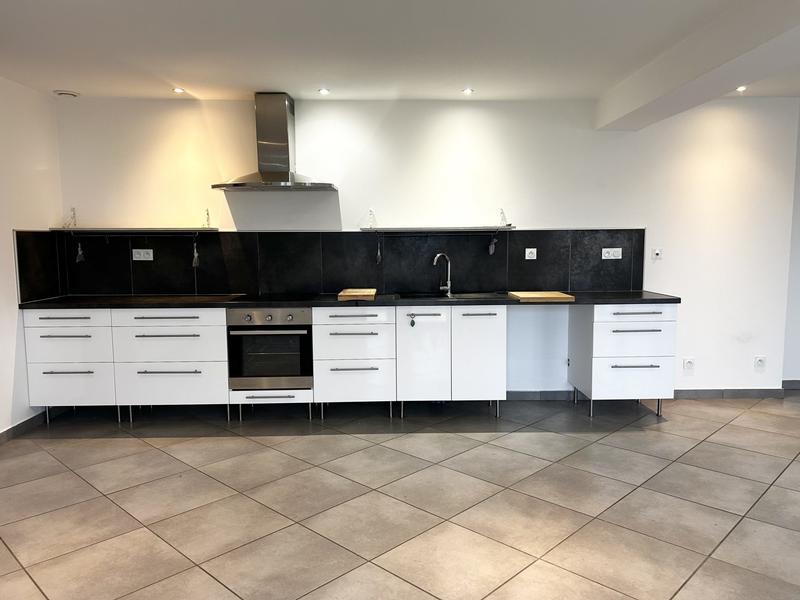 Appartement - 100 m² - 4 pièces