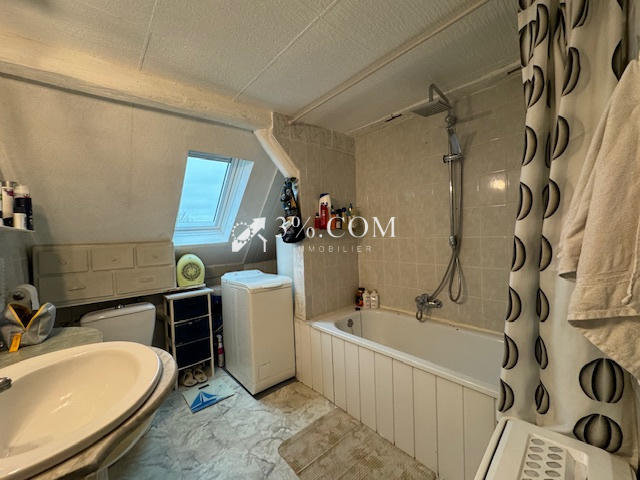 Appartement - 90 m² - 4 pièces