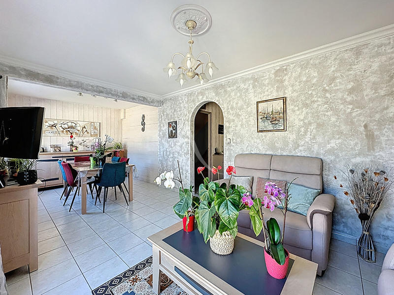 Maison - 80 m² - 5 pièces