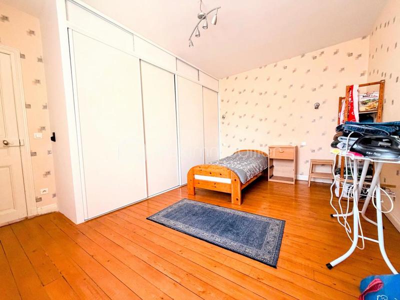 Maison - 289 m² - 12 pièces