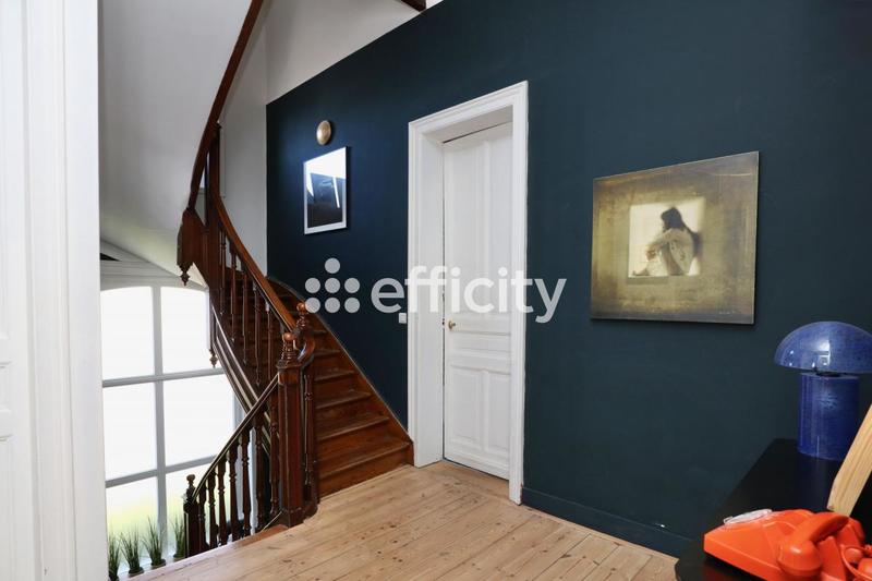 Maison - 200 m² - 7 pièces