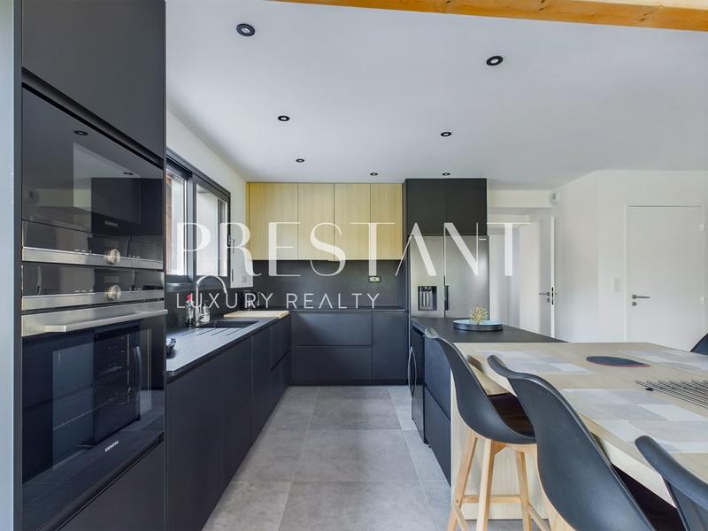 Maison - 150 m² - 4 pièces