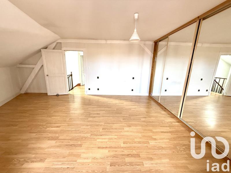Maison - 177 m² - 9 pièces
