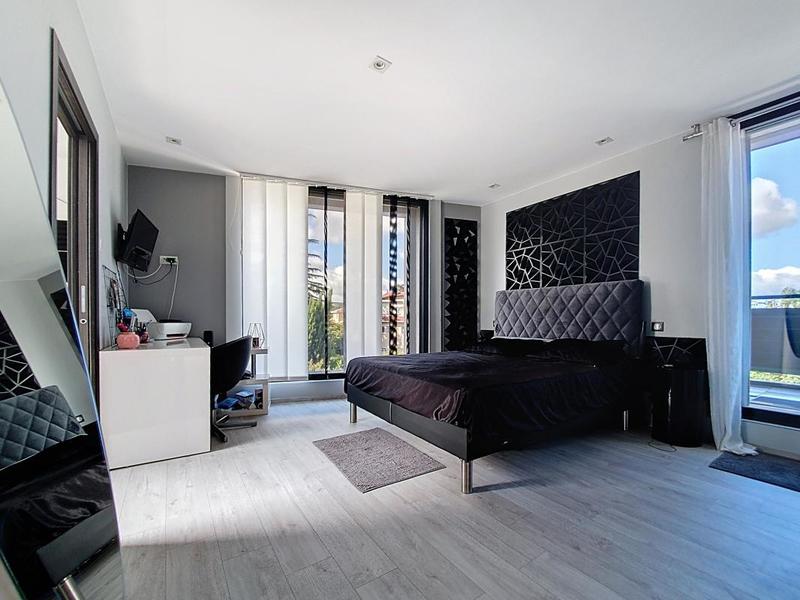 Maison - 169 m² - 5 pièces