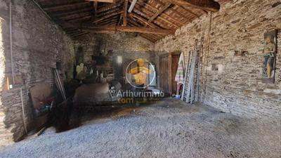 Maison - 270 m² - 11 pièces