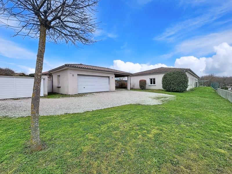 Maison - 228 m² - 6 pièces