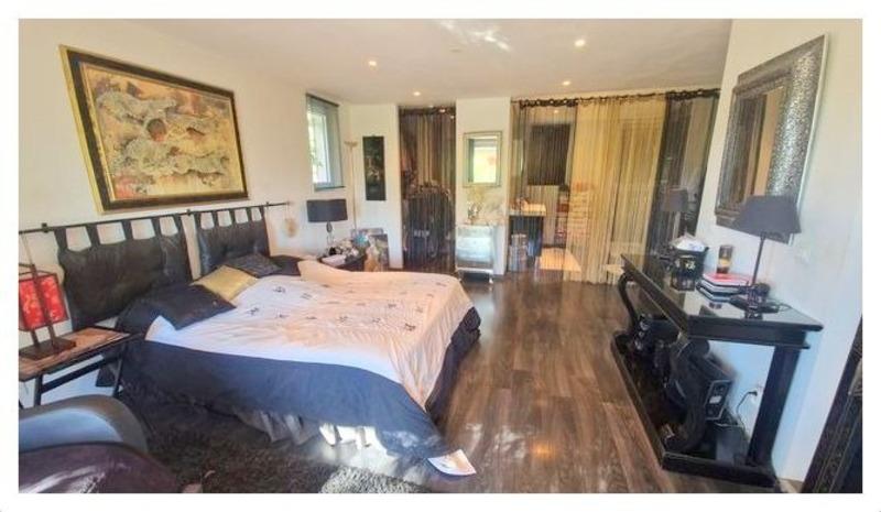 Maison - 205 m² - 7 pièces