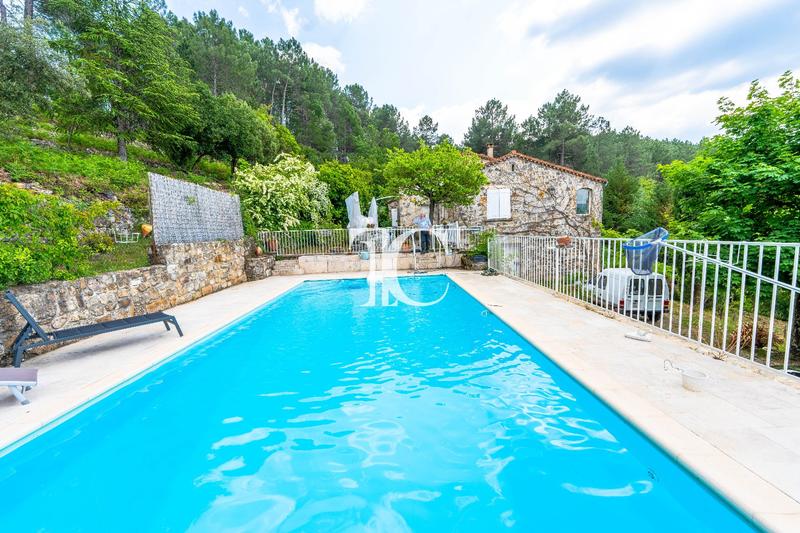 Maison - 178 m² - 7 pièces