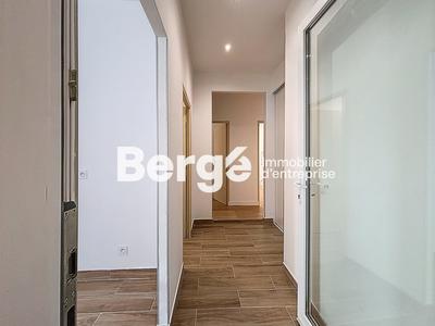 Bureau - 71 m² - 4 pièces