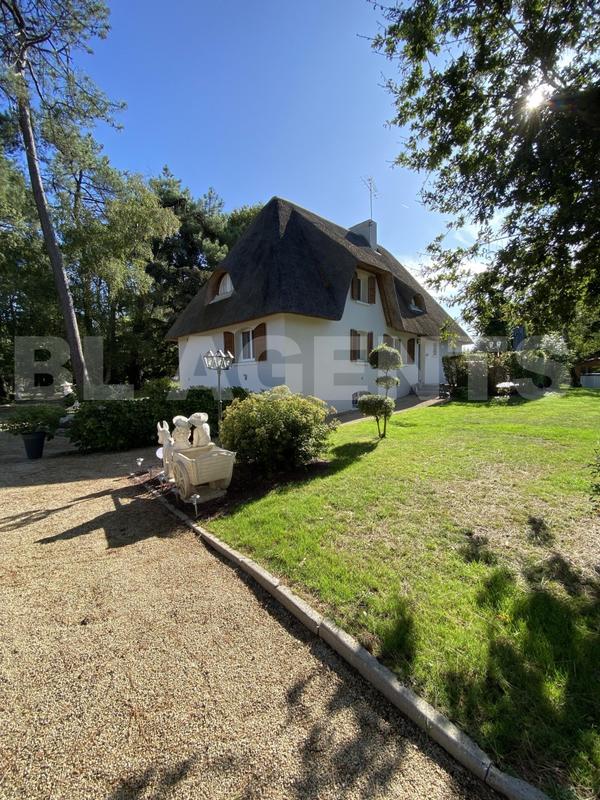 Propriété - 203 m² - 7 pièces