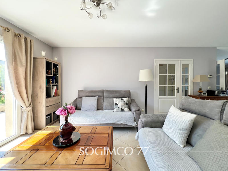 Maison - 179 m² - 7 pièces