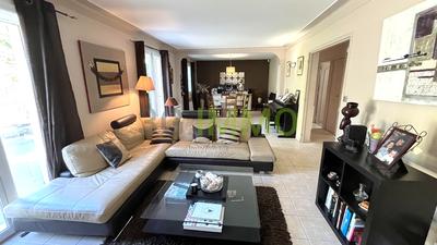 Maison traditionnelle - 130 m² - 8 pièces