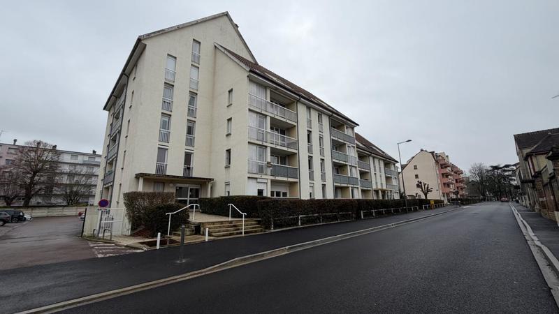 Appartement - 95 m² - 4 pièces