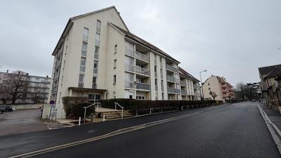 Appartement - 95 m² - 4 pièces