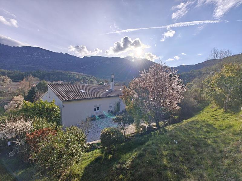 Villa - 200 m² - 8 pièces