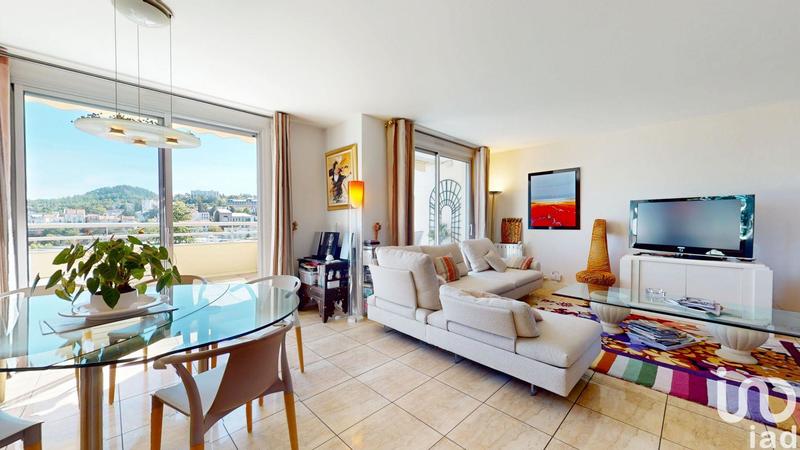 Appartement - 167 m² - 6 pièces