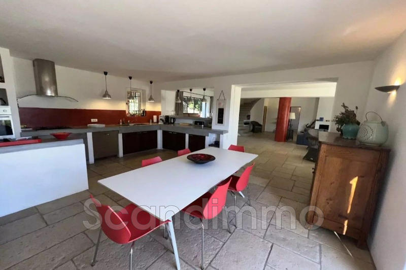 Villa - 195 m² - 7 pièces