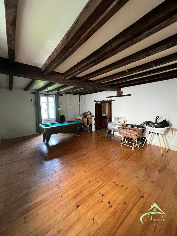 Maison traditionnelle - 187 m² - 6 pièces