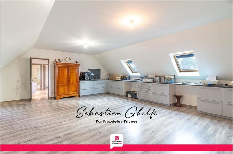 Maison - 220 m² - 8 pièces