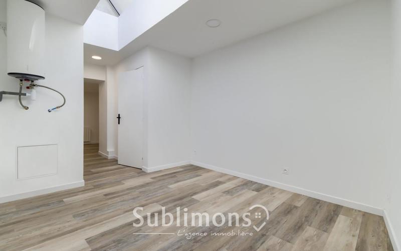 Local commercial - 100 m² - 4 pièces