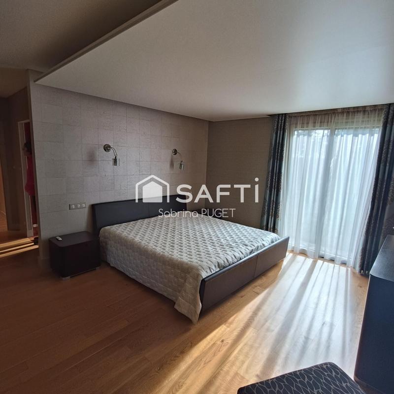 Villa - 360 m² - 12 pièces