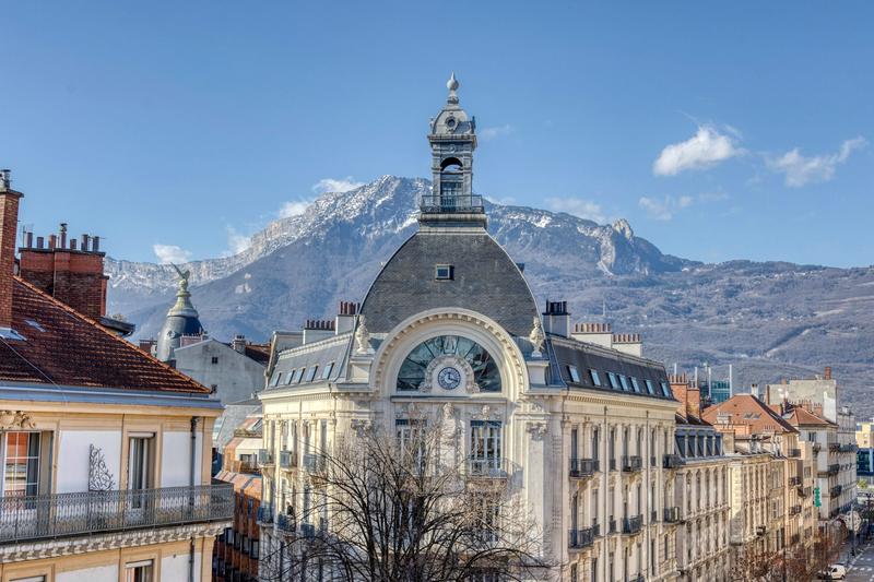 Appartement - 142 m² - 4 pièces