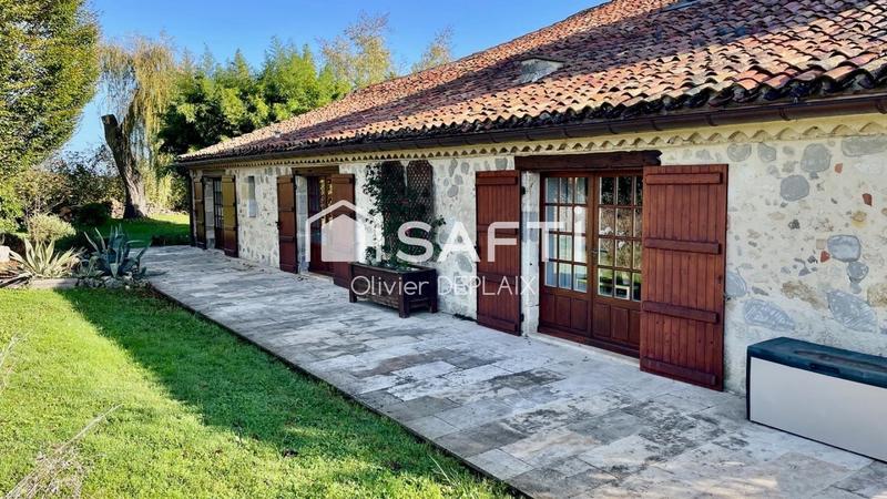 Maison - 300 m² - 8 pièces