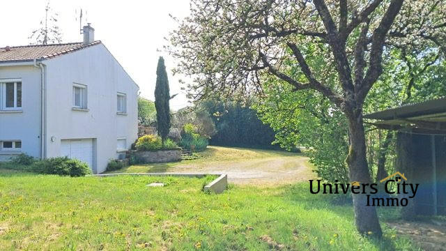 Maison - 101 m² - 6 pièces