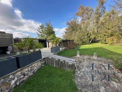 Maison - 216 m² - 7 pièces