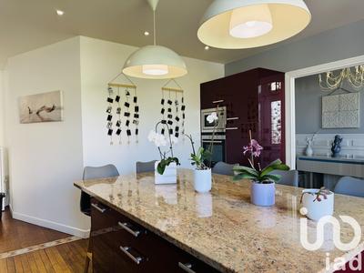 Maison - 208 m² - 10 pièces