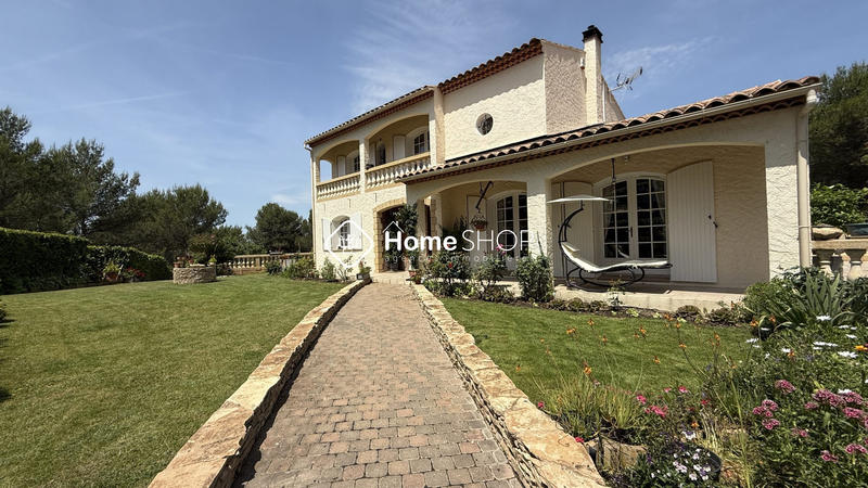 Villa - 196 m² - 7 pièces