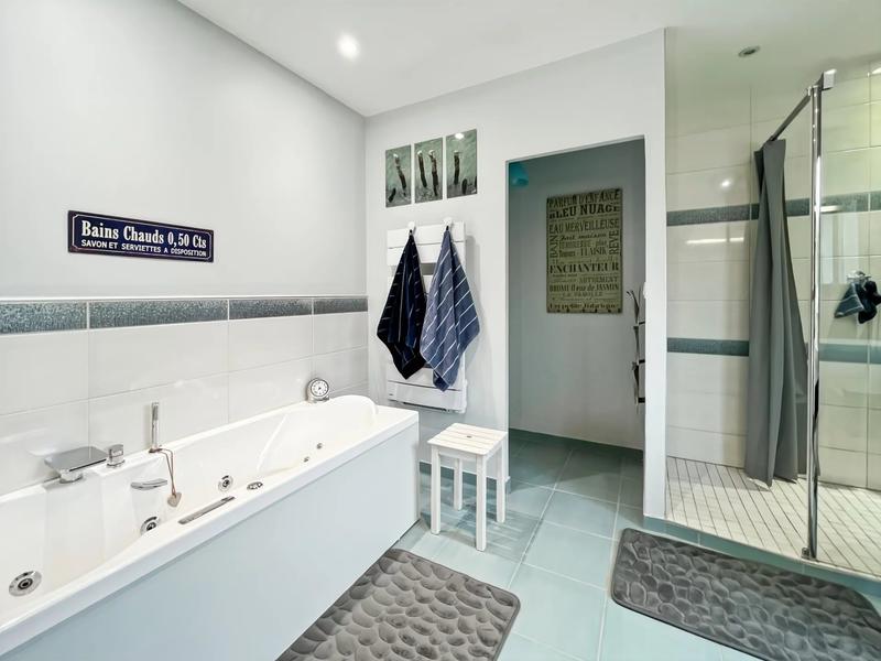 Maison traditionnelle - 145 m² - 6 pièces