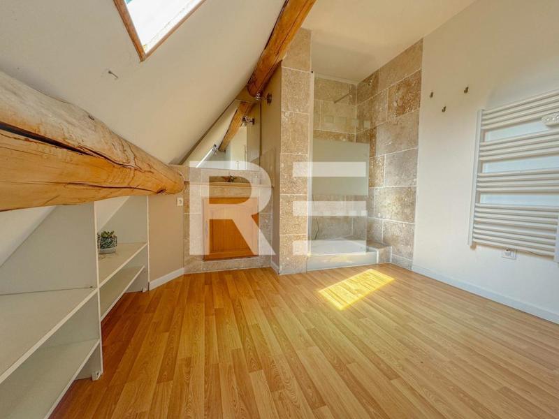 Maison - 165 m² - 9 pièces