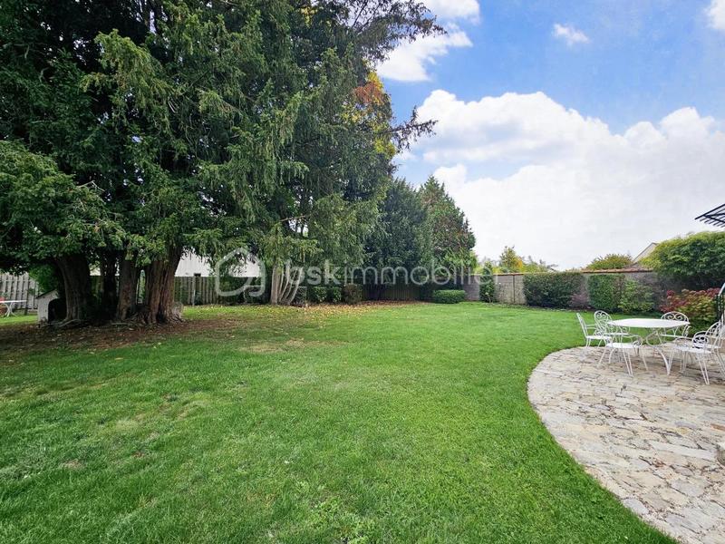 Demeure - 180 m² - 9 pièces