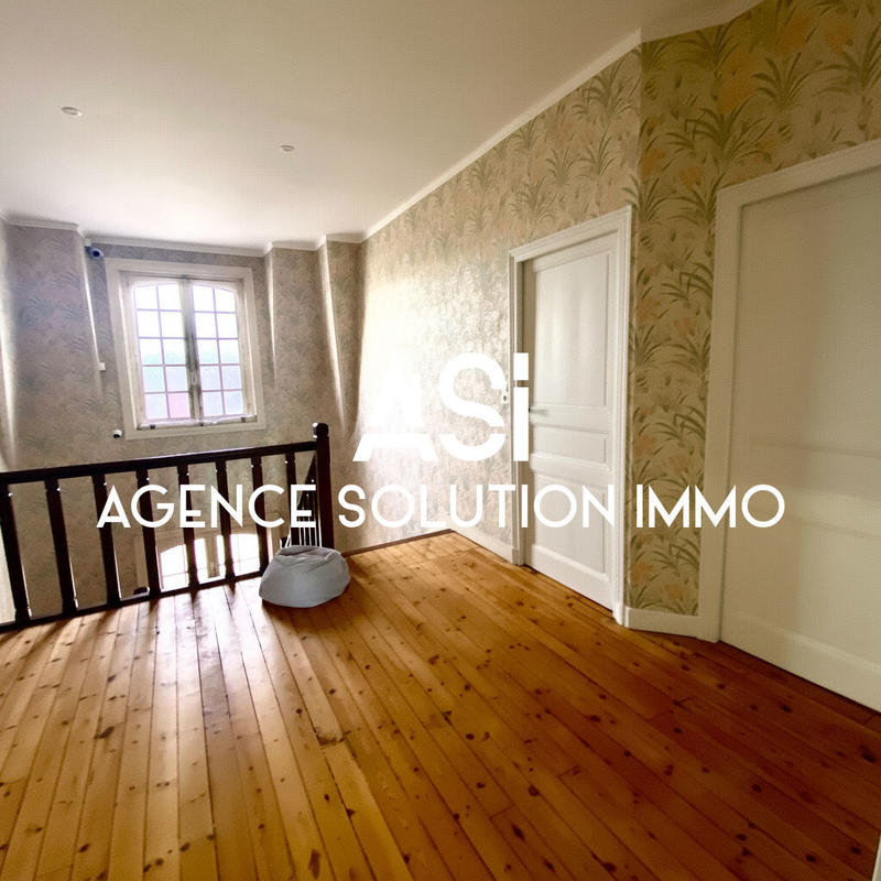 Maison - 280 m² - 12 pièces