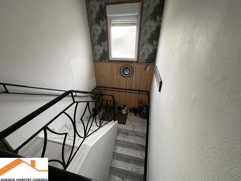 Maison - 200 m² - 9 pièces