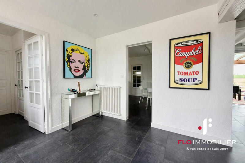 Maison - 230 m² - 8 pièces