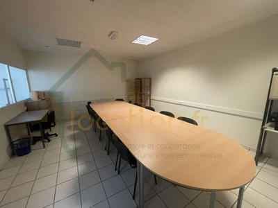 Local commercial - 84 m² - 3 pièces