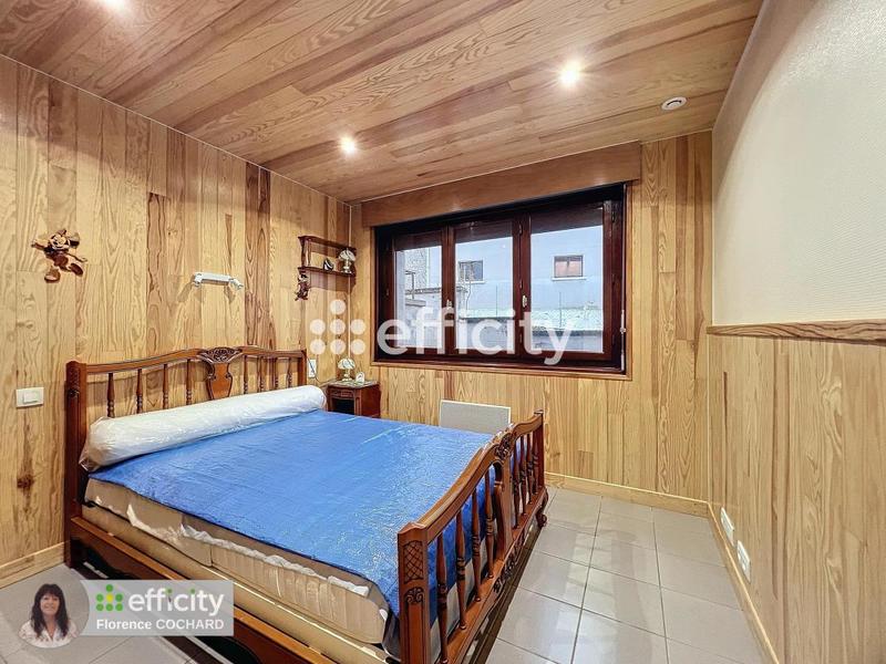 Maison - 220 m² - 7 pièces