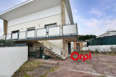 Maison - 180 m² - 5 pièces