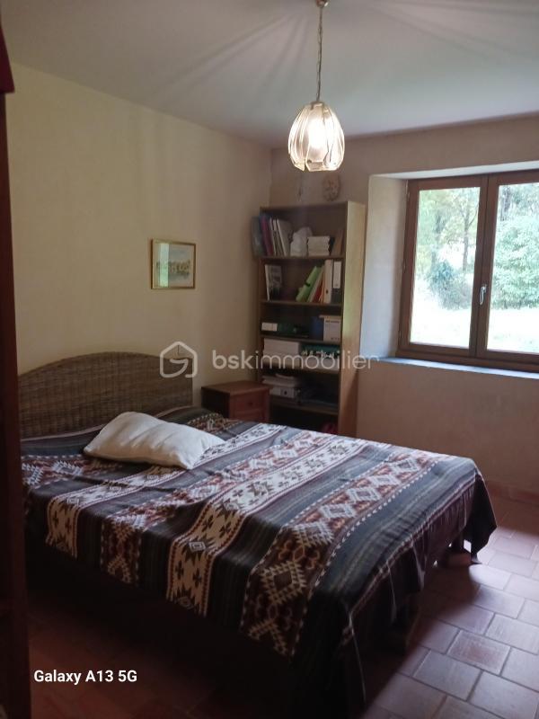 Propriété - 212 m² - 8 pièces