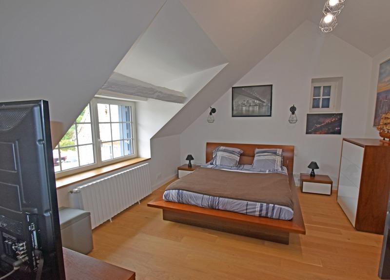 Maison - 232 m² - 8 pièces