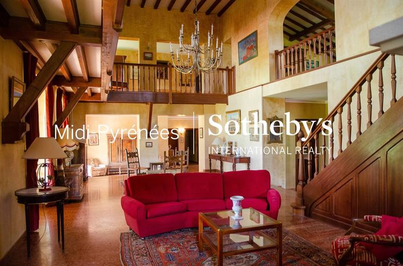 Maison - 550 m² - 20 pièces