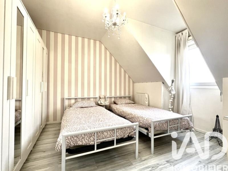 Maison - 93 m² - 4 pièces