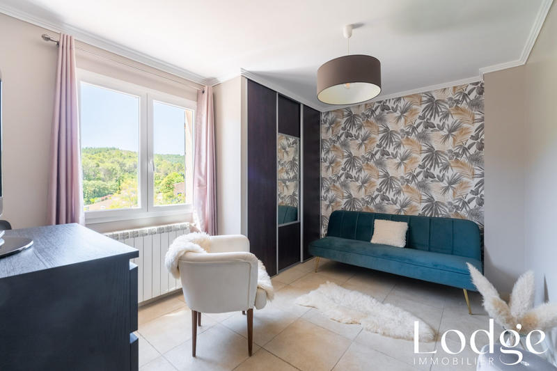 Maison - 159 m² - 6 pièces