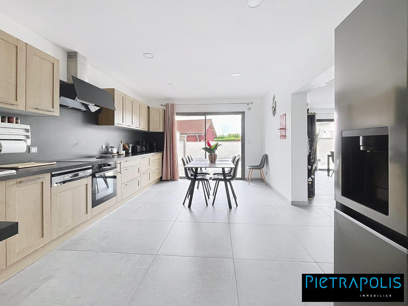 Maison - 138 m² - 6 pièces