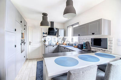 Maison - 177 m² - 5 pièces